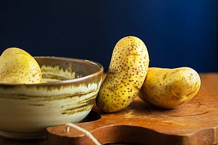 رفع سفیدی مو با سیب زمینی