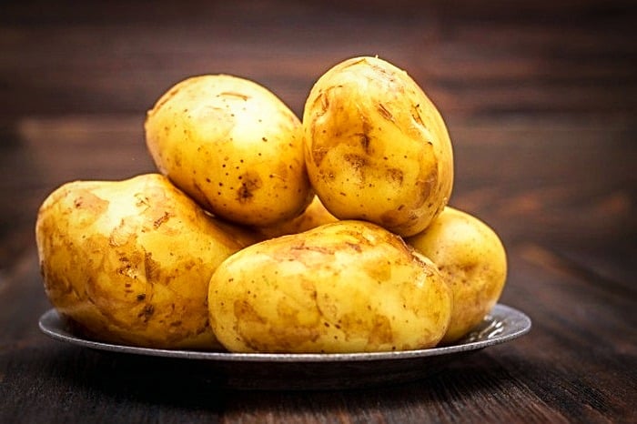 رفع سفیدی مو با سیب زمینی